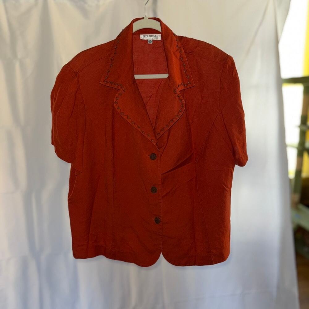 studio i orange button up top size 24w